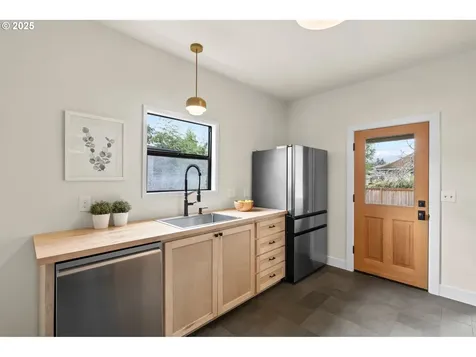 4929 NE 14th Place Portland OR 97211