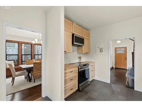 4929 NE 14th Place Portland OR 97211