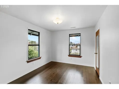 4929 NE 14th Place Portland OR 97211