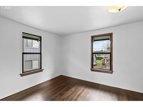 4929 NE 14th Place Portland OR 97211