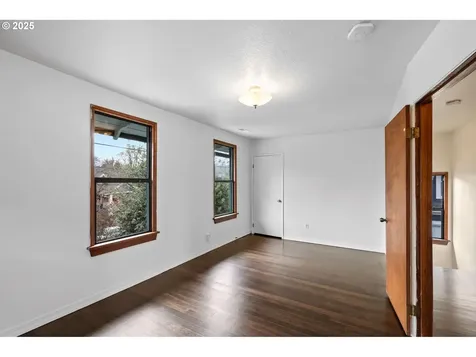 4929 NE 14th Place Portland OR 97211