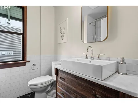 4929 NE 14th Place Portland OR 97211
