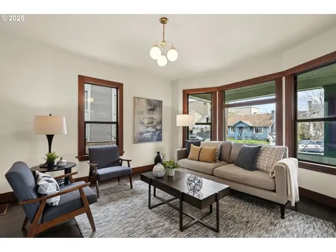 4929 NE 14th Place Portland OR 97211