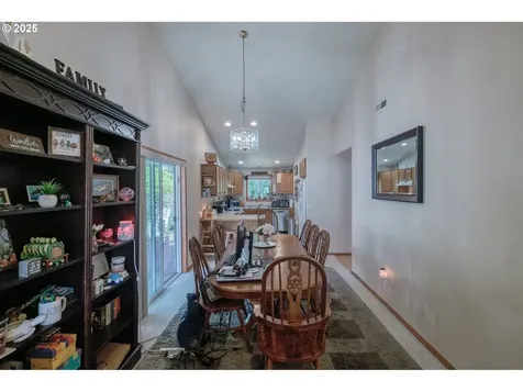 772 Horseback Court NE Salem OR 97301