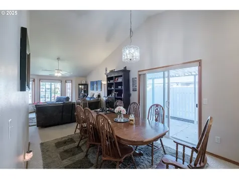 772 Horseback Court NE Salem OR 97301