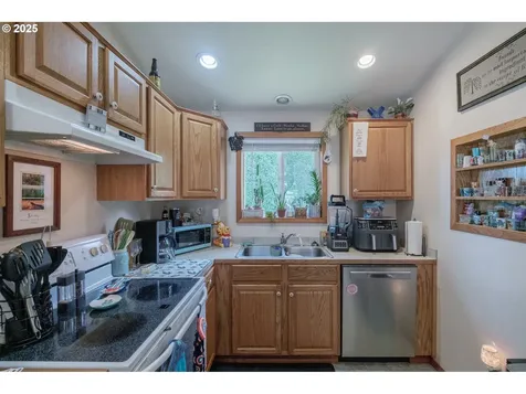 772 Horseback Court NE Salem OR 97301