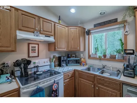 772 Horseback Court NE Salem OR 97301
