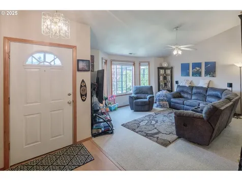 772 Horseback Court NE Salem OR 97301