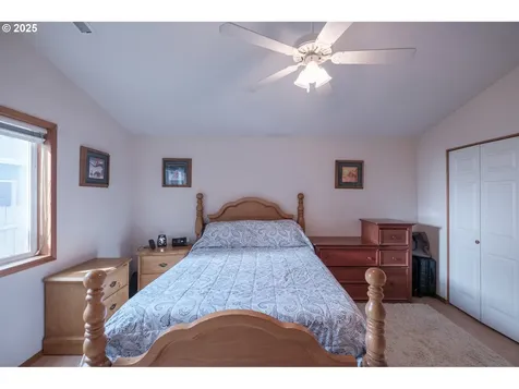 772 Horseback Court NE Salem OR 97301