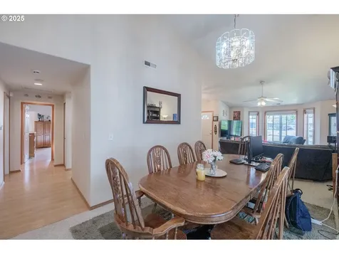 772 Horseback Court NE Salem OR 97301