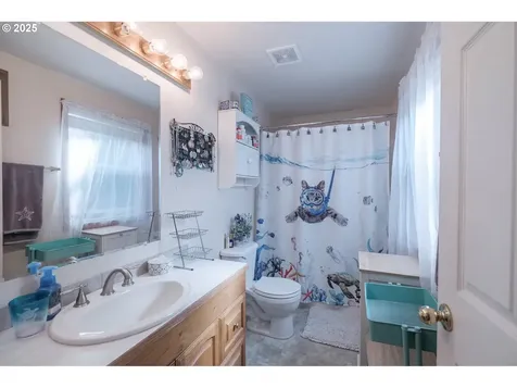772 Horseback Court NE Salem OR 97301
