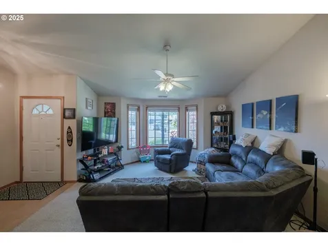 772 Horseback Court NE Salem OR 97301