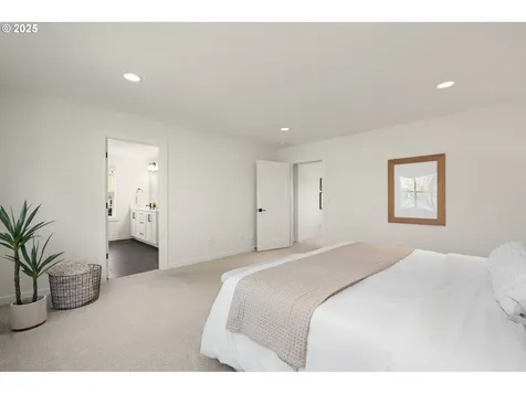 6810 SW 54th Avenue Portland OR 97219