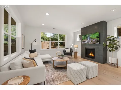 6810 SW 54th Avenue Portland OR 97219