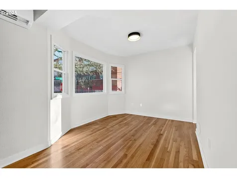 2938 SE Washington Street Portland OR 97214
