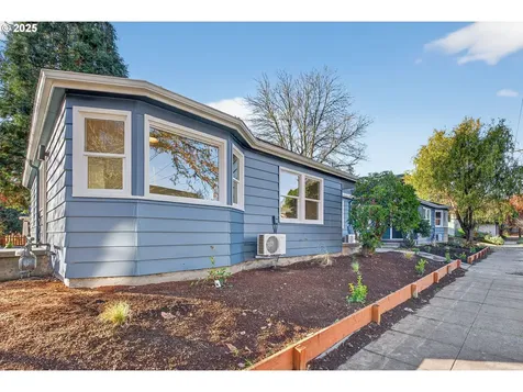 2938 SE Washington Street Portland OR 97214
