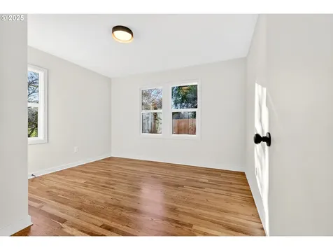2938 SE Washington Street Portland OR 97214