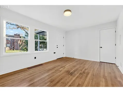 2938 SE Washington Street Portland OR 97214
