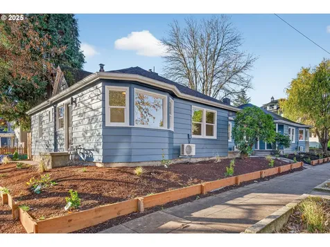 2938 SE Washington Street Portland OR 97214