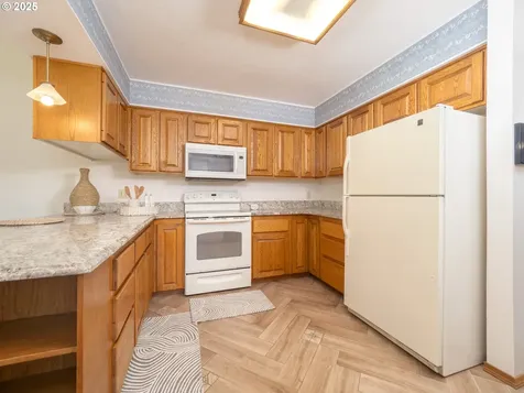 27701 SW Strawberry Hill Drive Hillsboro OR 97123