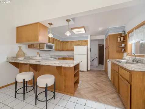 27701 SW Strawberry Hill Drive Hillsboro OR 97123
