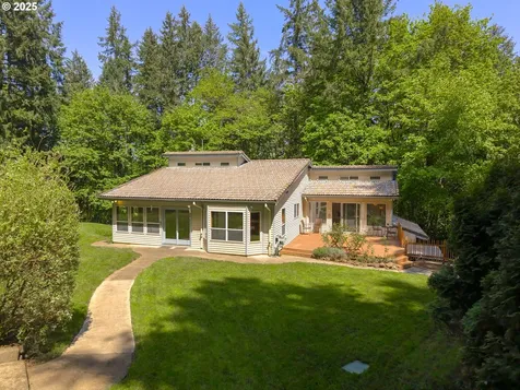 27701 SW Strawberry Hill Drive Hillsboro OR 97123
