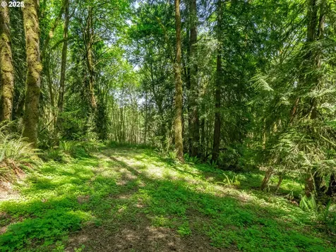 27701 SW Strawberry Hill Drive Hillsboro OR 97123