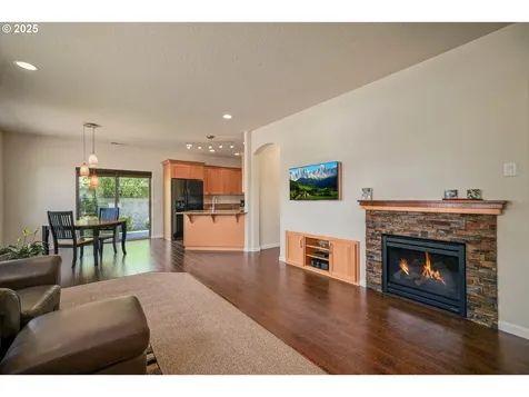 704 SE Lynchet Lane Dallas OR 97338