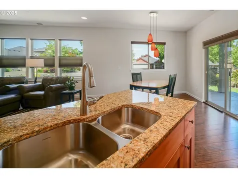 704 SE Lynchet Lane Dallas OR 97338