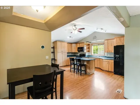 207 S Swiegle Avenue Molalla OR 97038