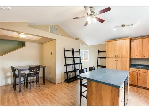 207 S Swiegle Avenue Molalla OR 97038