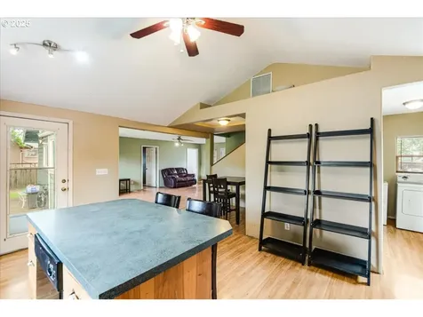 207 S Swiegle Avenue Molalla OR 97038