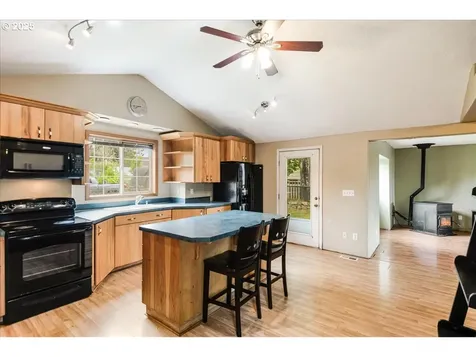 207 S Swiegle Avenue Molalla OR 97038