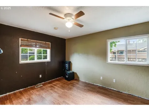 207 S Swiegle Avenue Molalla OR 97038