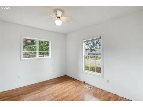 207 S Swiegle Avenue Molalla OR 97038