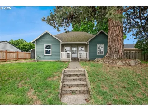 207 S Swiegle Avenue Molalla OR 97038