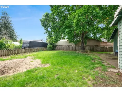 207 S Swiegle Avenue Molalla OR 97038