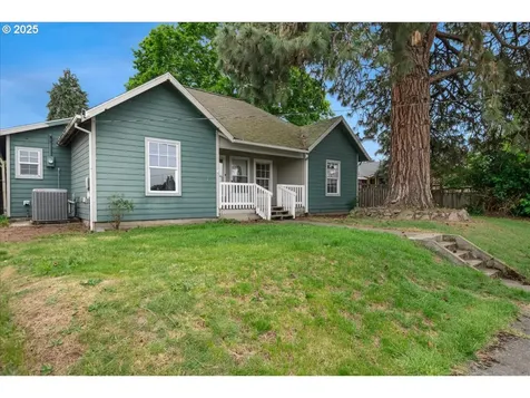 207 S Swiegle Avenue Molalla OR 97038