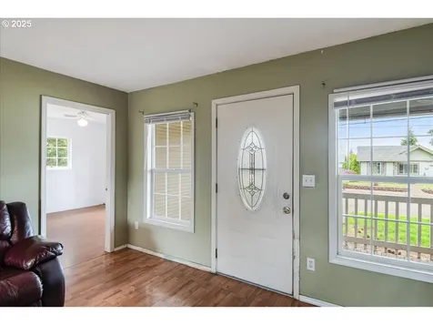 207 S Swiegle Avenue Molalla OR 97038