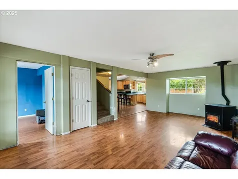 207 S Swiegle Avenue Molalla OR 97038