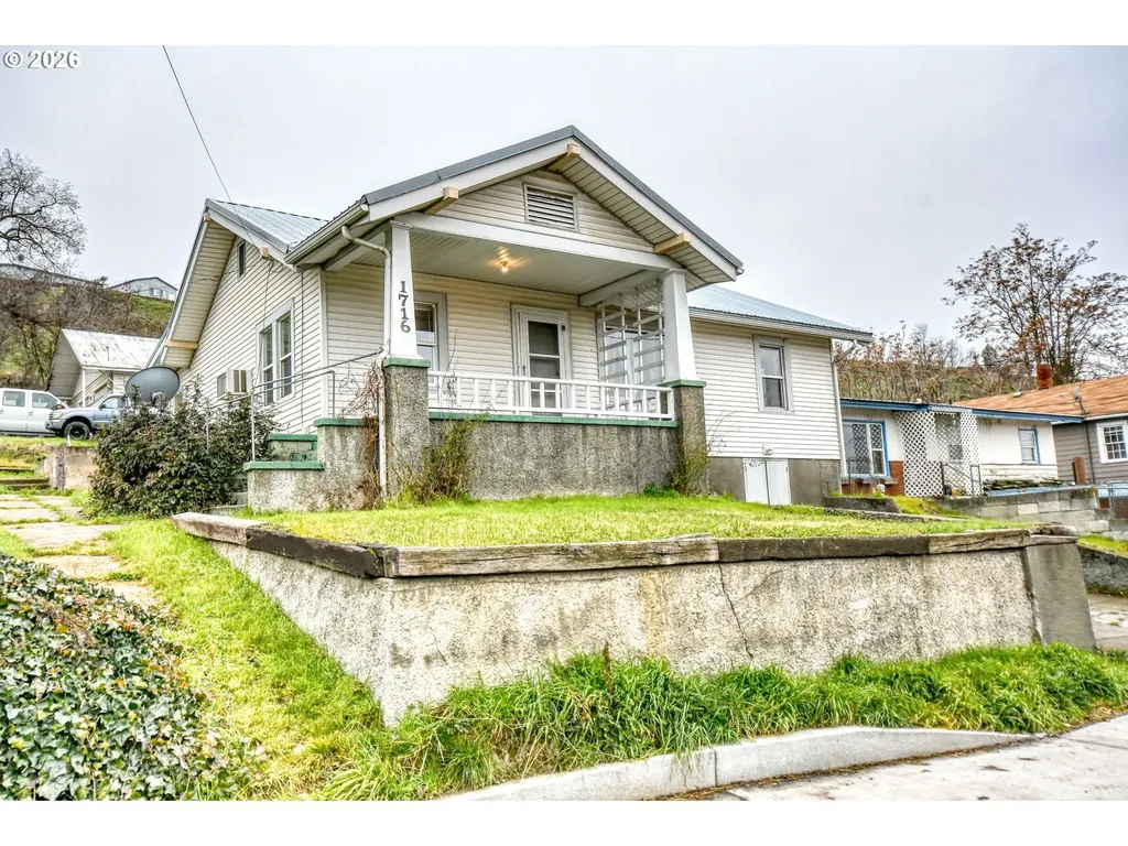 1716 SE Court Avenue Pendleton OR 97801