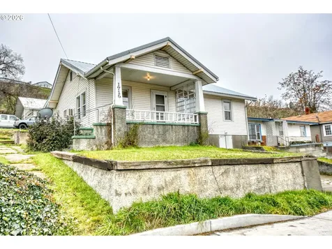 1716 SE Court Avenue Pendleton OR 97801
