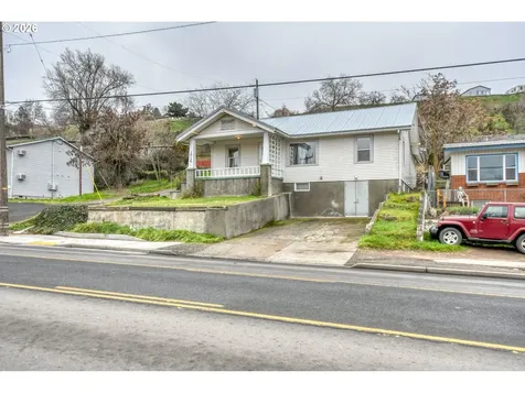 1716 SE Court Avenue Pendleton OR 97801