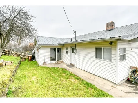1716 SE Court Avenue Pendleton OR 97801