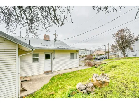 1716 SE Court Avenue Pendleton OR 97801