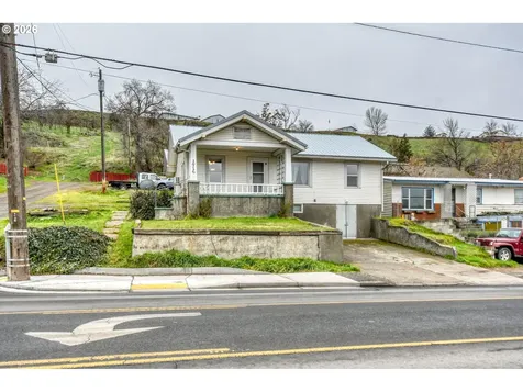 1716 SE Court Avenue Pendleton OR 97801