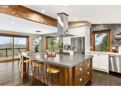4416 SW Chesapeak Avenue Portland OR 97239