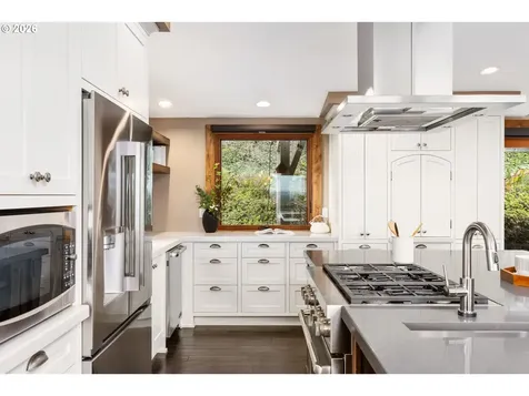 4416 SW Chesapeak Avenue Portland OR 97239