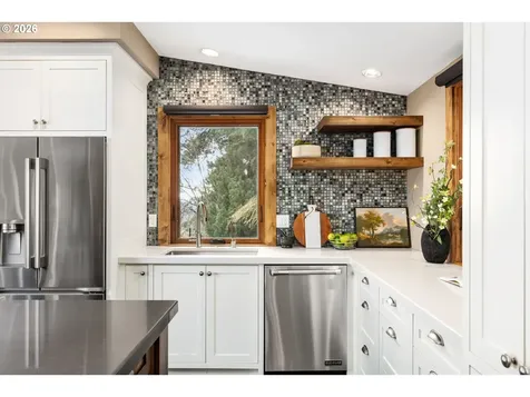 4416 SW Chesapeak Avenue Portland OR 97239