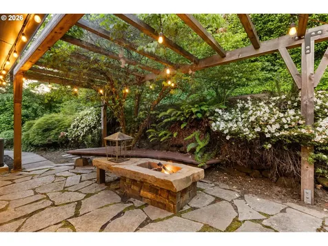 4416 SW Chesapeak Avenue Portland OR 97239